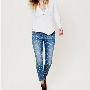 Free People Ditsy Floral Print Jeans size 25